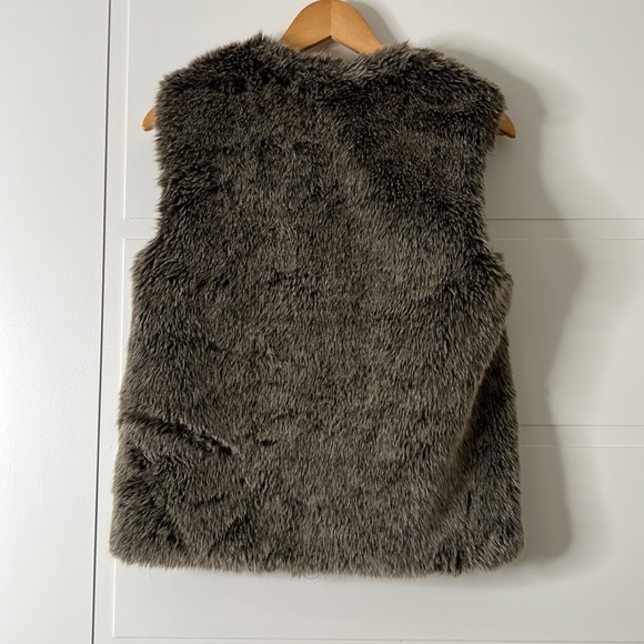 Talula Faux fur vest - Picture 7 of 7